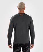 T-shirt Venum Fight Week UFC Adrenaline maniche lunghe-Combat Arena