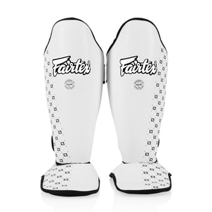 Schienbeinschoner Fairtex Wettbewerb SP5 mit weißen Fußstützen 