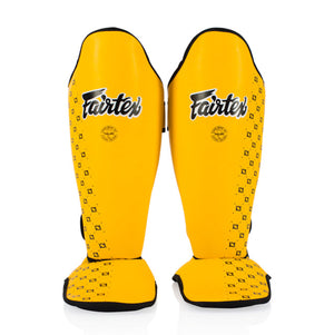 Schienbeinschoner Fairtex Wettbewerb SP5 mit gelben Fußschutz 