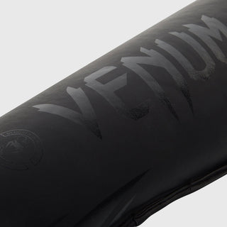 Schienbeinschoner mit Parapiede Venum Challenger Nero Black 