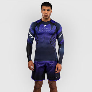 Rashguard Venum Tekken 8 Kazuya langärmlig Schwarz-Lila-Combat Arena