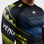 Rashguard Venum Tekken 8 King langärmlig Schwarz-Gelb-Combat Arena
