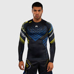Rashguard Venum Tekken 8 King langärmlig Schwarz-Gelb-Combat Arena